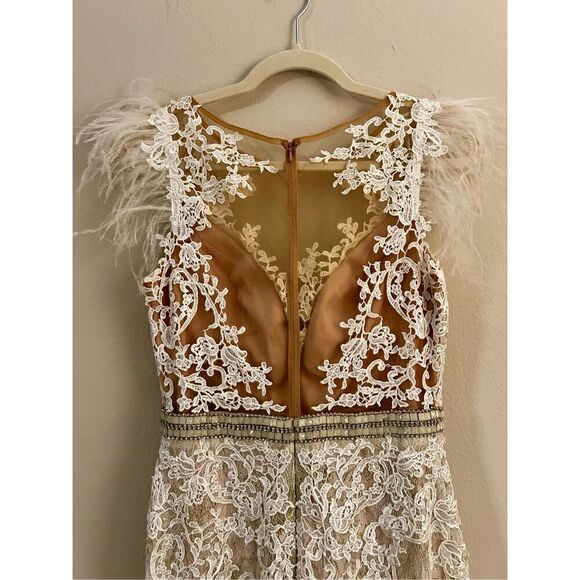 NWOT MAC DUGGAL EMBELLISHED FEATHER CAP SLEEVE ILLUSION NECK TRUMPET GOWN SIZE 4 - Picture 10 of 15